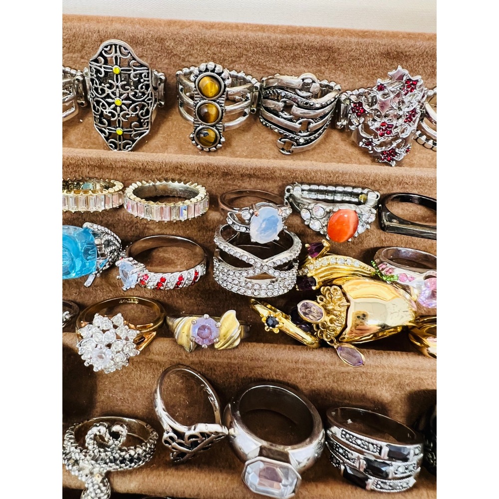 Vintage & Modern Gold & Silver Tone Assortment Fashion Statement Rings Lot of 85 - Picture 11 of 16